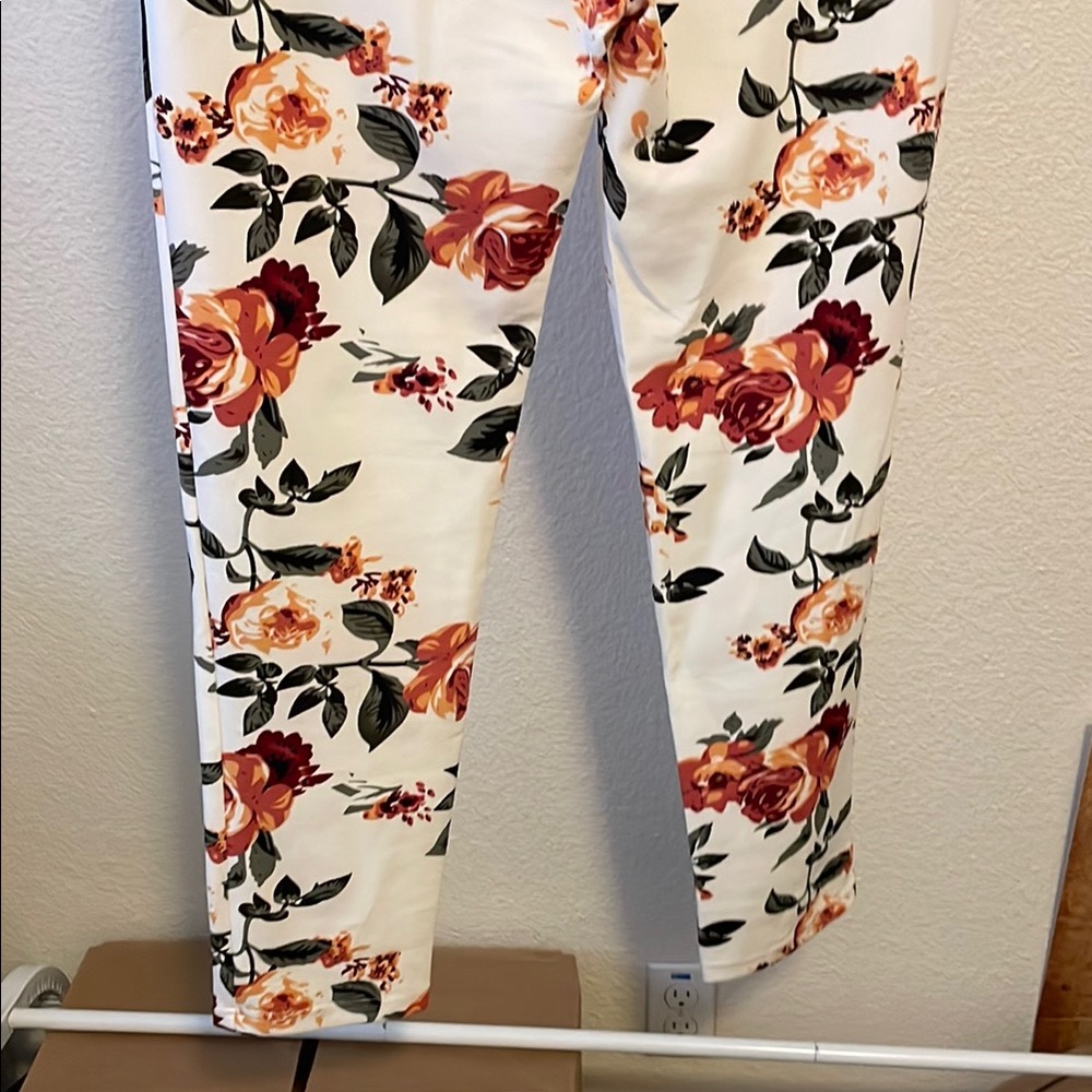 Floral Print Women's Suit Jacket and Pants - Picture 8 of 9